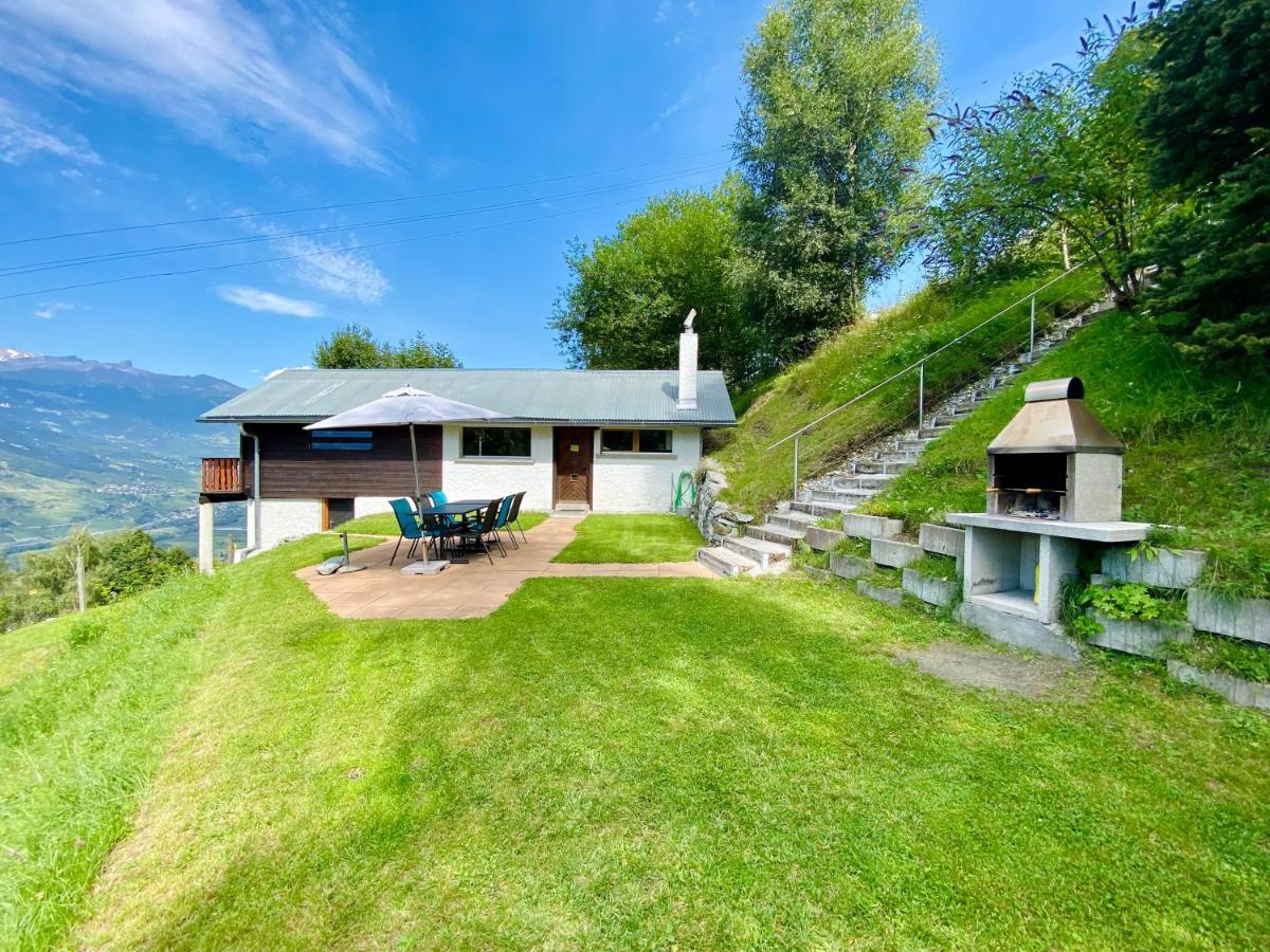Eco Lodge With Jacuzzi And View In The Swiss Alps Grone Exterior photo