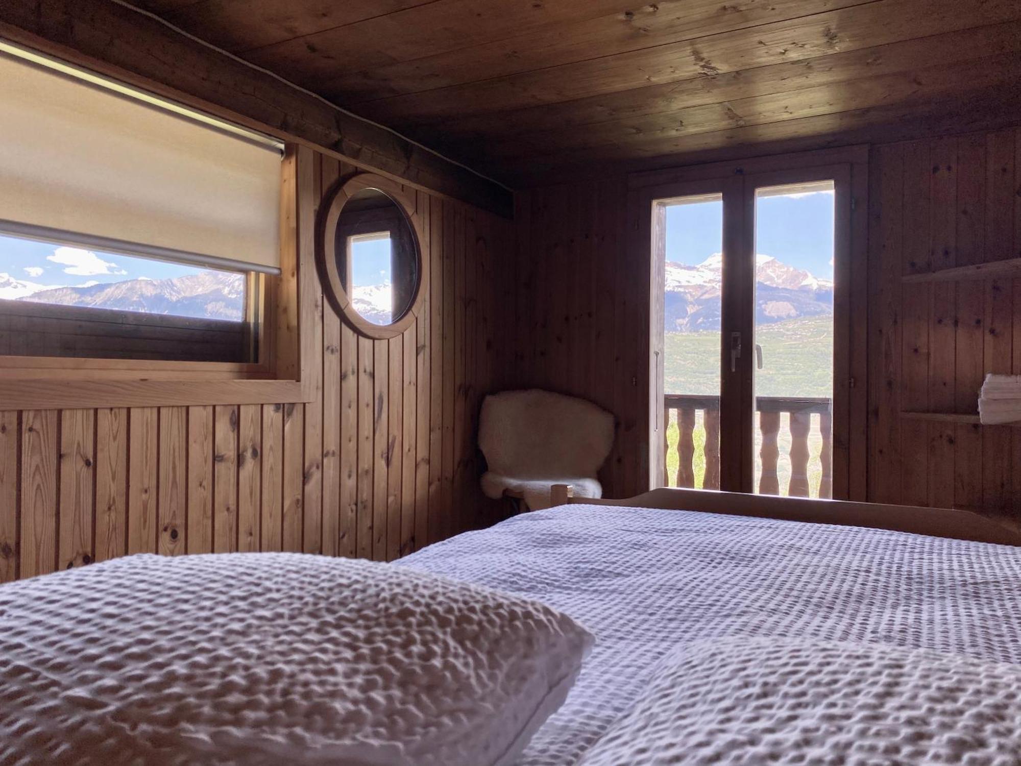Eco Lodge With Jacuzzi And View In The Swiss Alps Grone Exterior photo